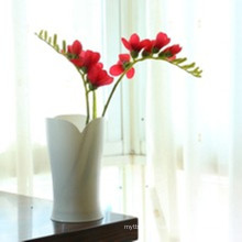 High Quality Petal Shape Plastic Vase